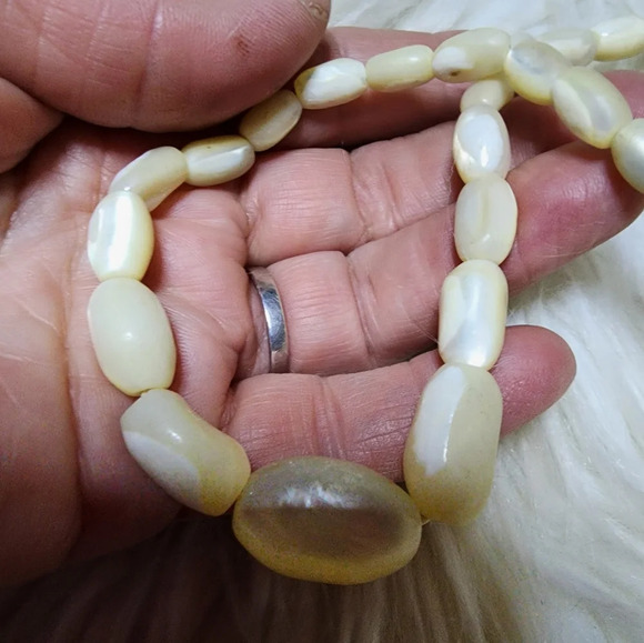Vintage mother of pearl necklaces‎ - Picture 2 of 16